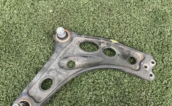Renault Trafic III (X82) Front control arm 8200688035 93859695R