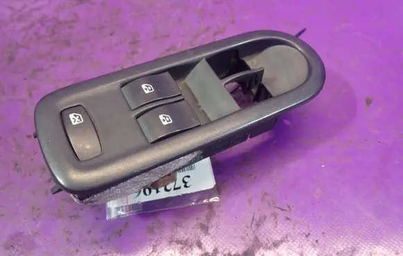 Renault Megane II Quarter vent window switch 