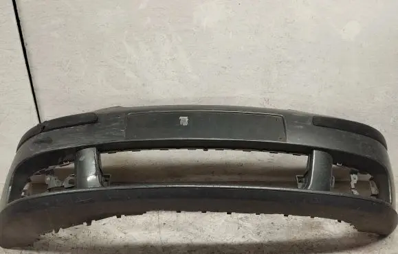 Volkswagen Golf V Front bumper 1K0807221 1K0807217