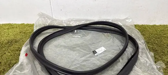 Mercedes-Benz E W212 Seal rubber (tailgate) A2127400378 2127400378