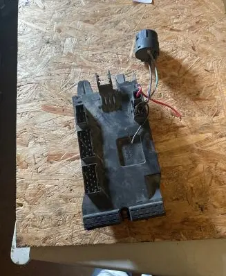 Mercedes-Benz Sprinter W901 W902 W903 W904 Fuse module A9015400350