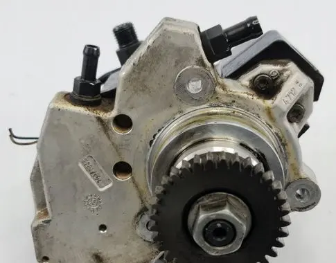 Mercedes-Benz R W251 Fuel injection high pressure pump A6420700201
