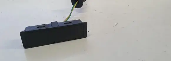 Nissan X-Trail T32 Tailgate opening switch 
