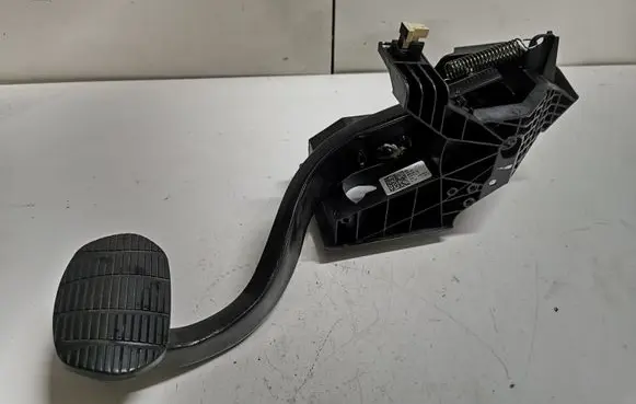 BMW X1 F48 F49 Brake pedal 6856596