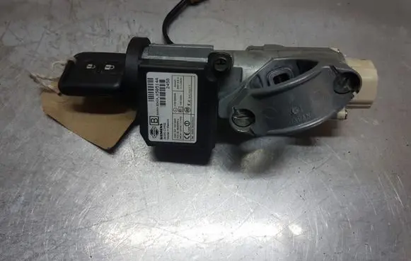 Nissan X-Trail T30 Ignition lock 28590C9902