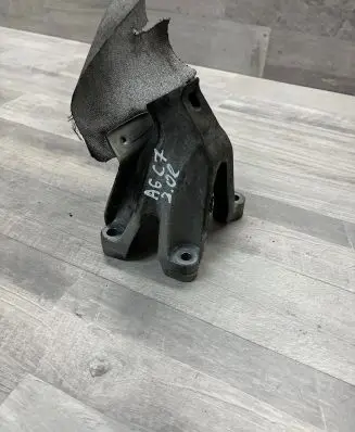 Audi A6 S6 C7 4G Engine mounting bracket 8K0199307BJ