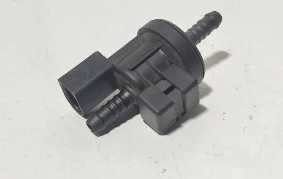 Volkswagen PASSAT B6 Electromagnetic valve 06E906517A 0280142431