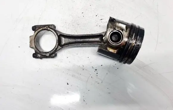 Volkswagen PASSAT B5.5 Piston with connecting rod