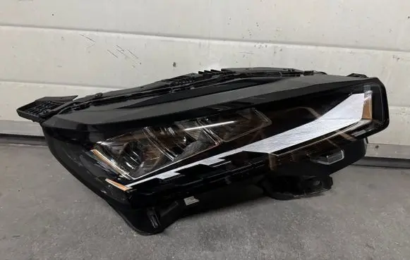 Peugeot 3008 III Headlight/headlamp 9862665080