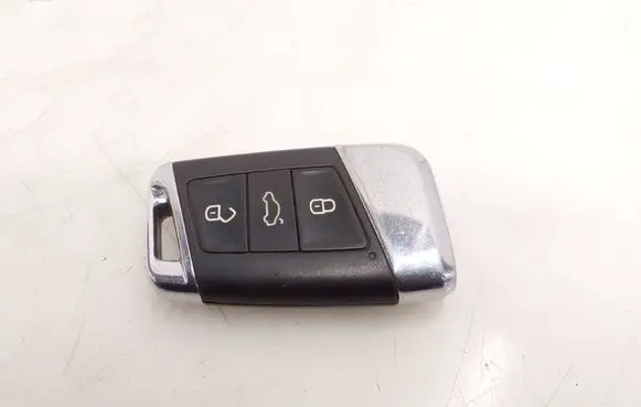 Volkswagen PASSAT B8 Ignition key/card 