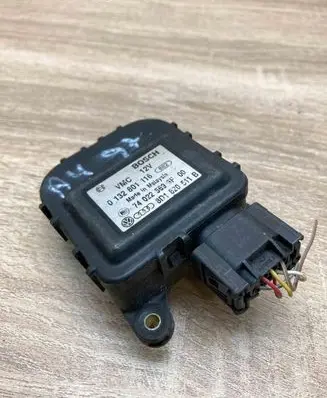 Audi A4 S4 B5 8D Air flap motor/actuator 8D1820511B 0132801116