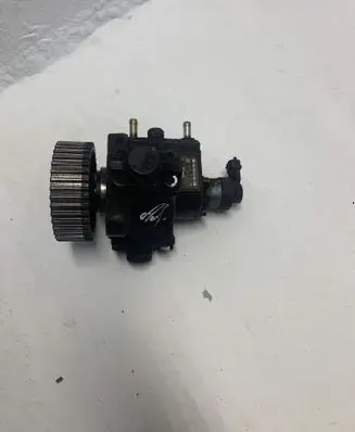 Opel Insignia A Fuel injection high pressure pump 0445010193 0928400680