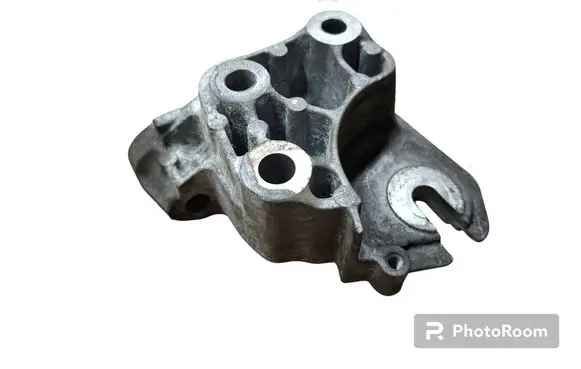 Volvo V50 Engine mounting bracket 6M516030BA