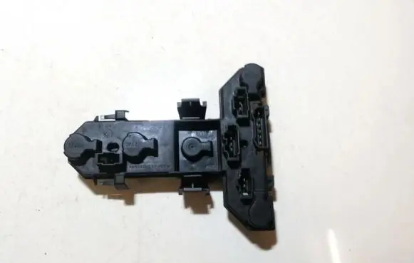 Volkswagen Golf IV Tail light bulb cover holder 1J6945257