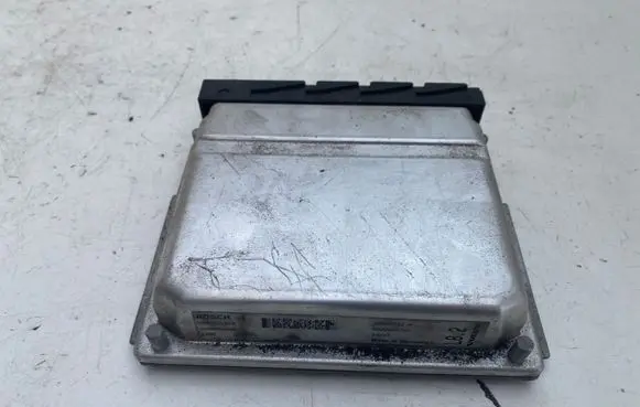 Volvo S80 Engine control unit/module 30637733A