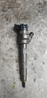 BMW X3 F25 Fuel injector 0445110478 7810702