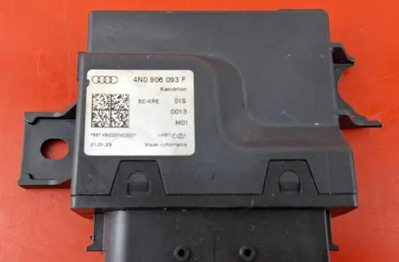 Audi A8 S8 D5 Fuel pump relay 4N0906093F