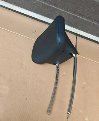 KIA Niro Front seat headrest