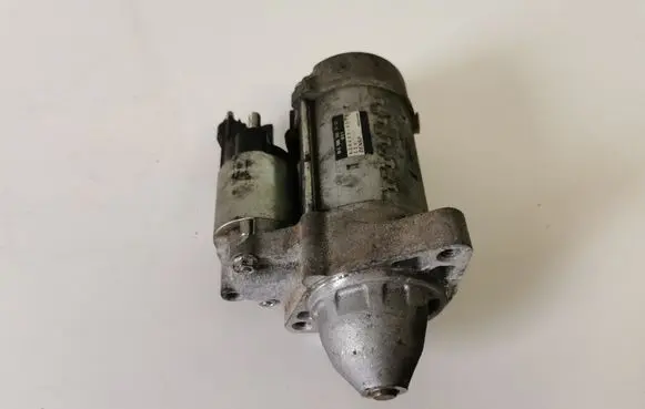 Mercedes-Benz E W212 Starter motor A0061514501