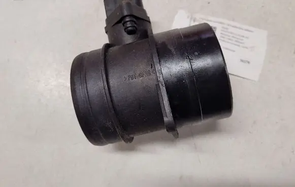 Skoda Octavia Mk2 (1Z) Mass air flow meter 0281002461 074906461B