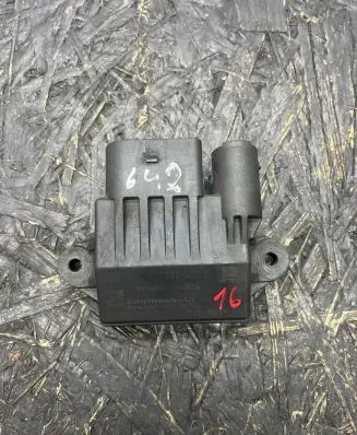 Mercedes-Benz E W212 Glow plug pre-heat relay 0522140710 10021041 SNY2614