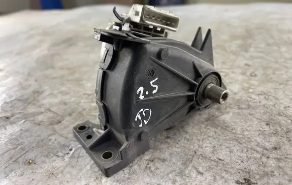 Volvo V70 Accelerator throttle pedal 30683516 6pv00853712