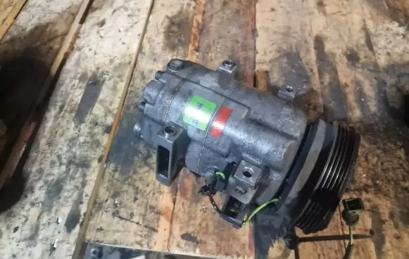 Audi A4 S4 B5 8D Air conditioning (A/C) compressor (pump)