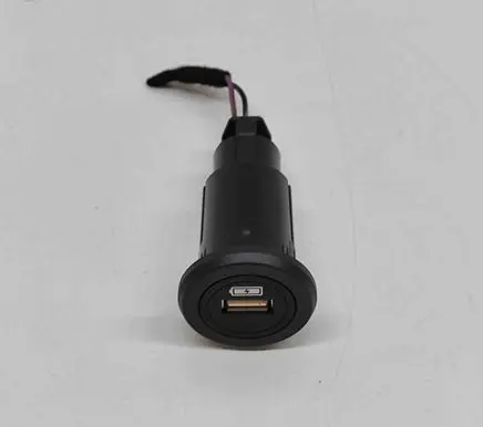 Jaguar I-Pace USB socket connector J9D319010AA