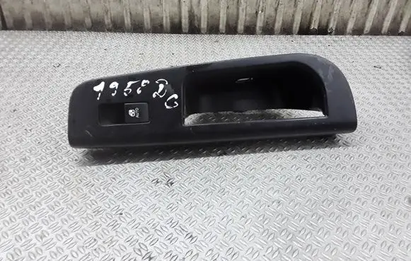 KIA Ceed Electric window control switch 823611H000