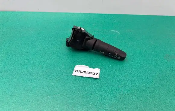 Nissan X-Trail T30 Indicator stalk 255408H701