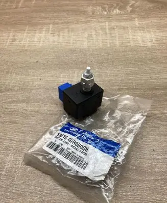 Hyundai i30 Brake pedal sensor switch 938104DR0BQQH