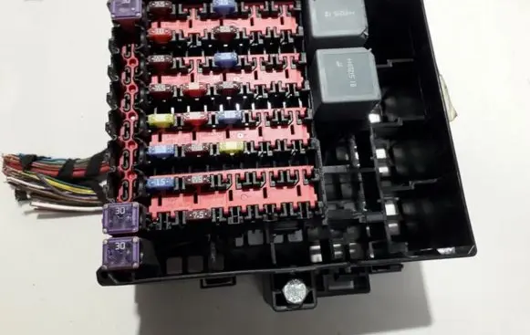 Ford Fiesta Fuse box set 8v5t14a005kme 8v5t-14a005-kme