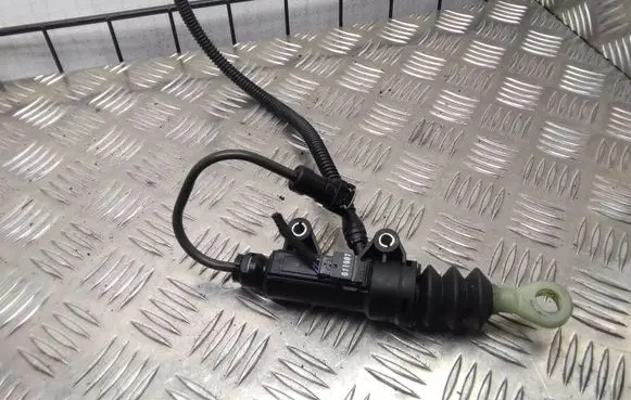 Mini One - Cooper Coupe R56 Clutch master cylinder 21526774079 13670610