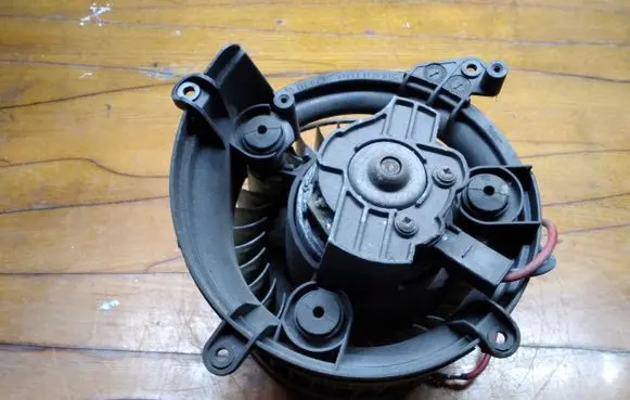 Mercedes-Benz CLK A208 C208 Heater fan/blower 656910P