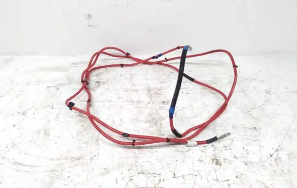 Mercedes-Benz CLS C218 X218 Positive cable (battery) A2124404138