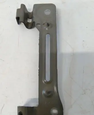 Audi Q7 4M Fender mounting bracket 4M0821431
