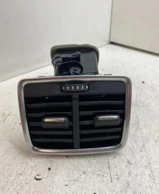 Audi Q3 8U Rear air vent grill 8U0819203A