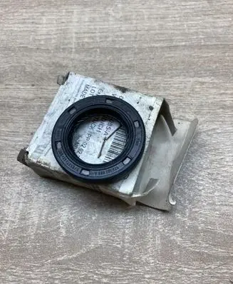 Volkswagen Golf IV Other engine part 036103085A