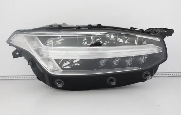Volvo XC90 Headlight/headlamp 32228689