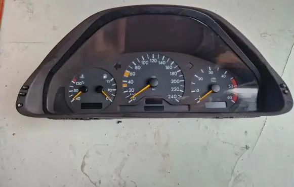 Mercedes-Benz E W210 Speedometer (instrument cluster) 110.008.898 2105401448