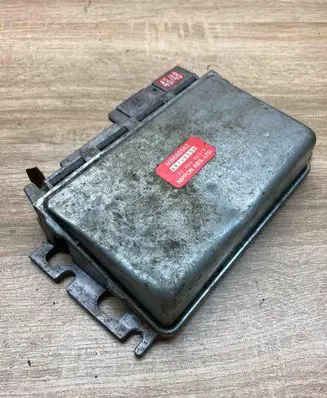 Mitsubishi Space Runner ABS control unit/module MB686562 4670556