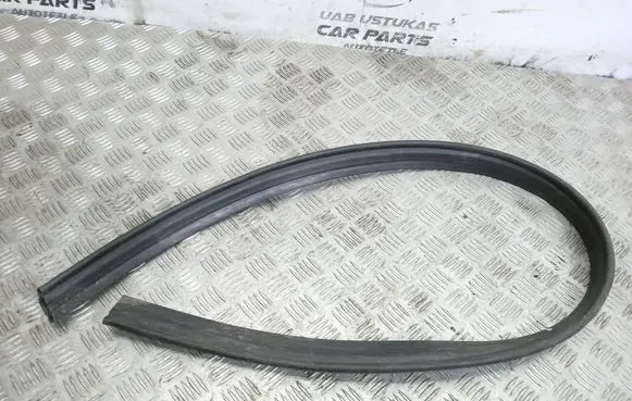 Volvo XC60 Engine compartment rubber 