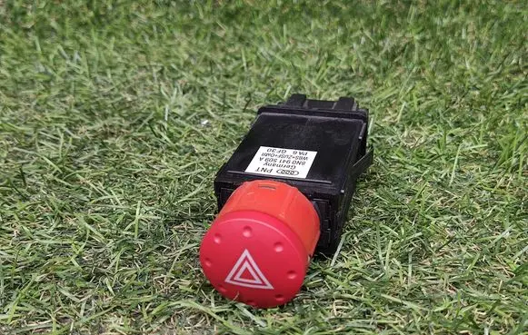 Audi TT Mk1 Hazard light switch 8N0941509A