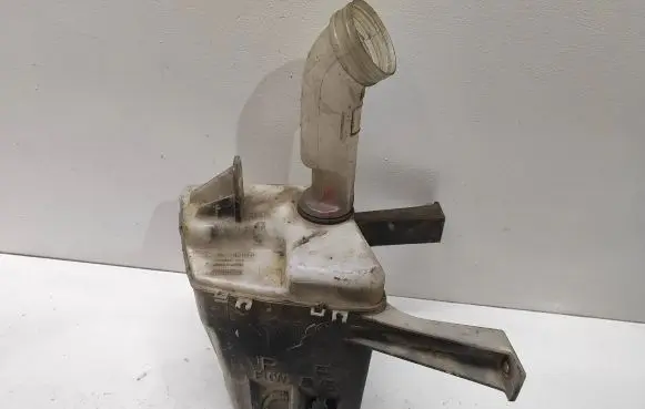 Mitsubishi Galant Windshield washer fluid reservoir/tank 060351867
