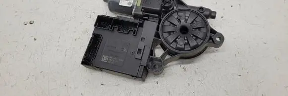 Volkswagen PASSAT B7 Front door window regulator motor 3C0959792C 130702 918434110