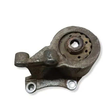 Volkswagen Transporter - Caravelle T4 Engine mount bracket 701399201J