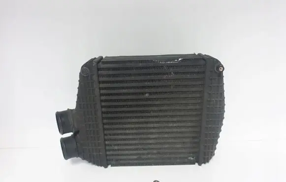 Maserati Levante Intercooler radiator 670035635