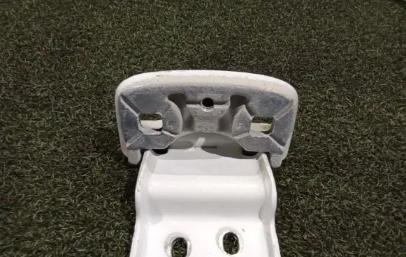 Tailgate/trunk/boot hinge