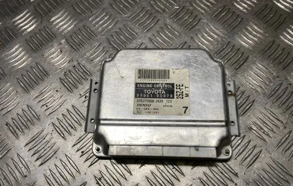 Toyota Yaris Engine control unit/module 896610D070 2750003424 MB2750003424