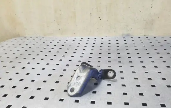 Hyundai ix35 Front door upper hinge